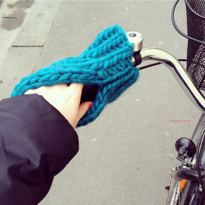 Tricoter des moufles de guidon vélo au tricot