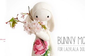 Lapin au crochet brodé avec explications dans un tutoriel gratuit