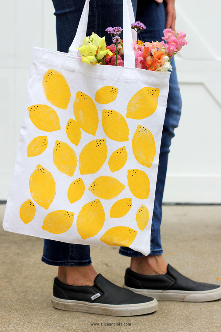 DIY customisation facile personnaliser un tote bag avec de la peinture pour tissu